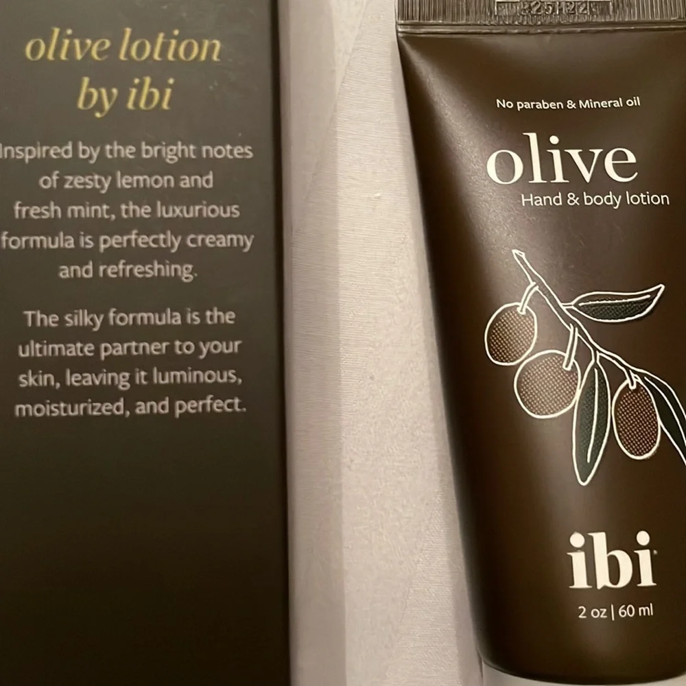 Lemon mint moisturizer hand body lotion NWT